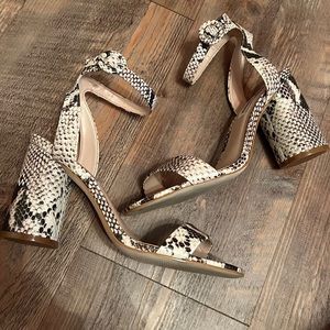 Steve Madden snakeskin heels size 8